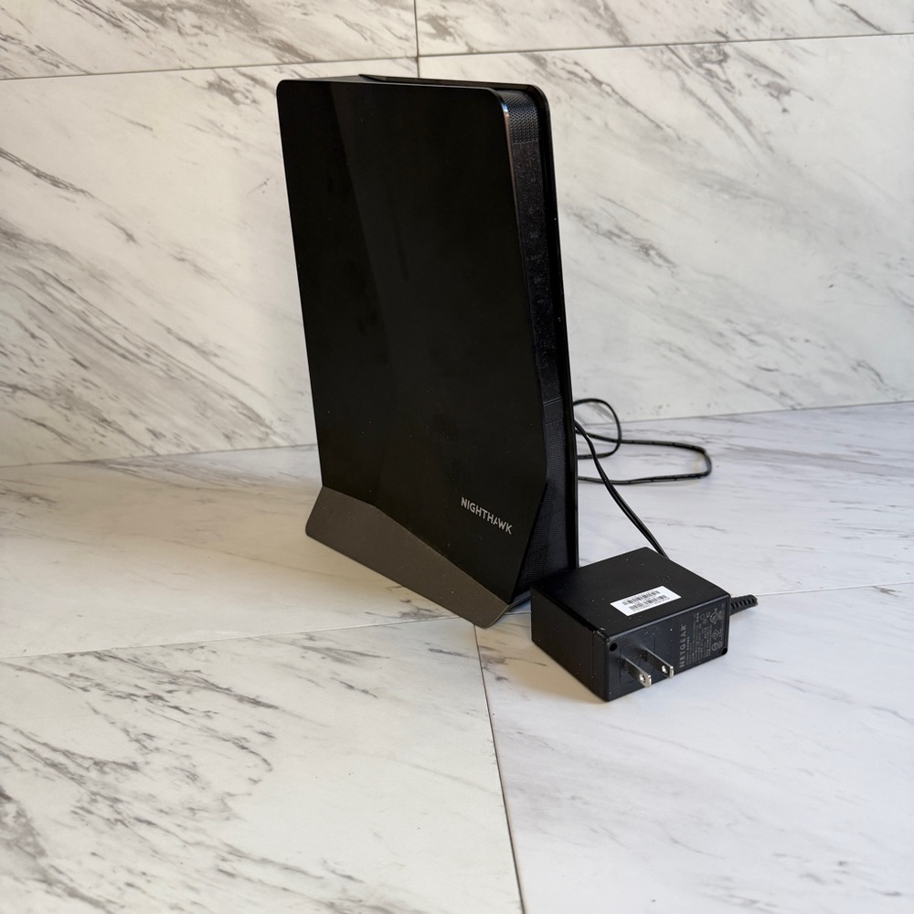Netgear Nighthawk Multi-Gigabit Wi-Fi Router with Power Adapter